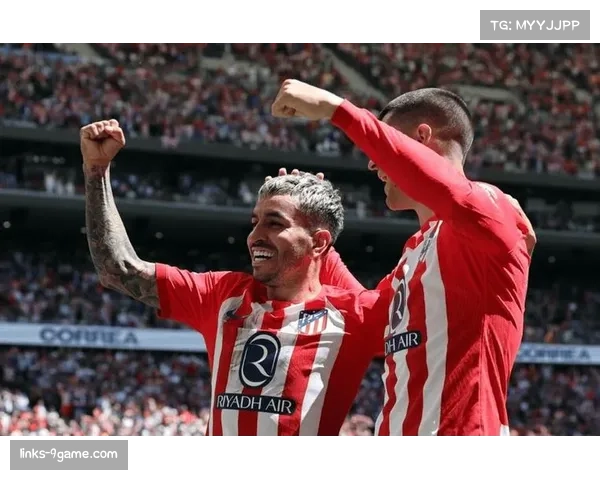 西蒙尼双后腰绞杀战术奏效 格列兹曼回撤组织破解高位压迫