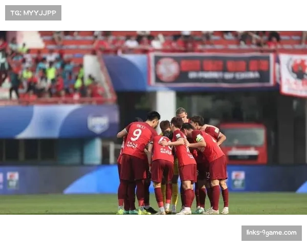 浙江队米特里策三助攻却染红离场,情绪管理成隐患 浙江队米特里策三助攻却染红离场,情绪管理成隐患